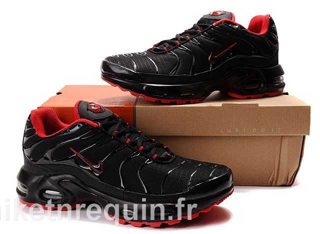 air tn chaussures rouges face inférieure noire (1)
